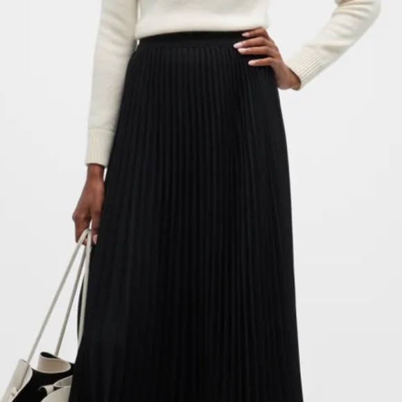 Michael Kors Collection Black Mid Calf Pleated Skirt Workwear or Evening Wear - Picture 11 of 12